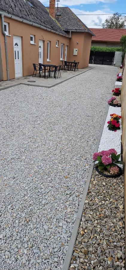 Andrea Ubytovanie Štúrovo Exterior foto